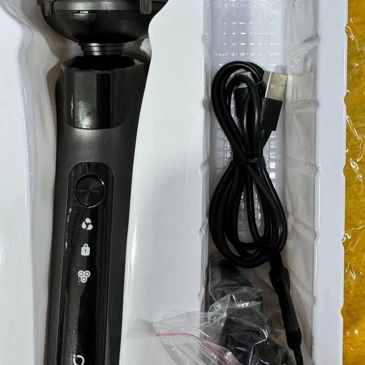 ریش تراش حرفەای فیلیپس اصل هلند مدل pt921