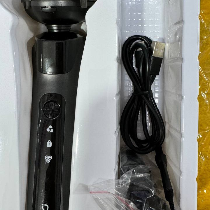 ریش تراش حرفەای فیلیپس اصل هلند مدل pt921