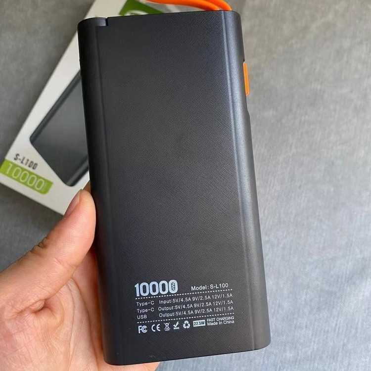 پاوربانک 10000 هزار واقعی دارای دو پورت خروجی دارای شارژ سریع صفحه نمایش led کیفیت بسیار عالی