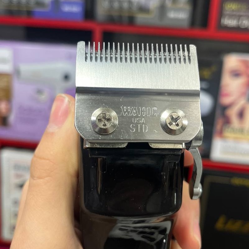 ماشین اصلاح وال لجند ساخت کشور آمریکا روی تیغه USA و WAHL حک شده