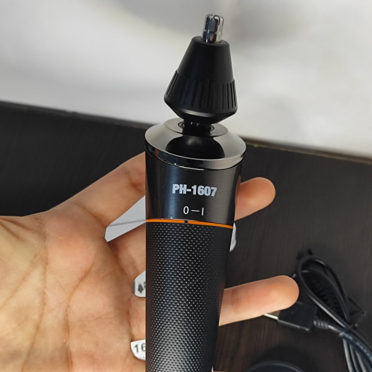 ریش تراش سه تیغ فیلیپس چهار کاره مدل PH-1607
