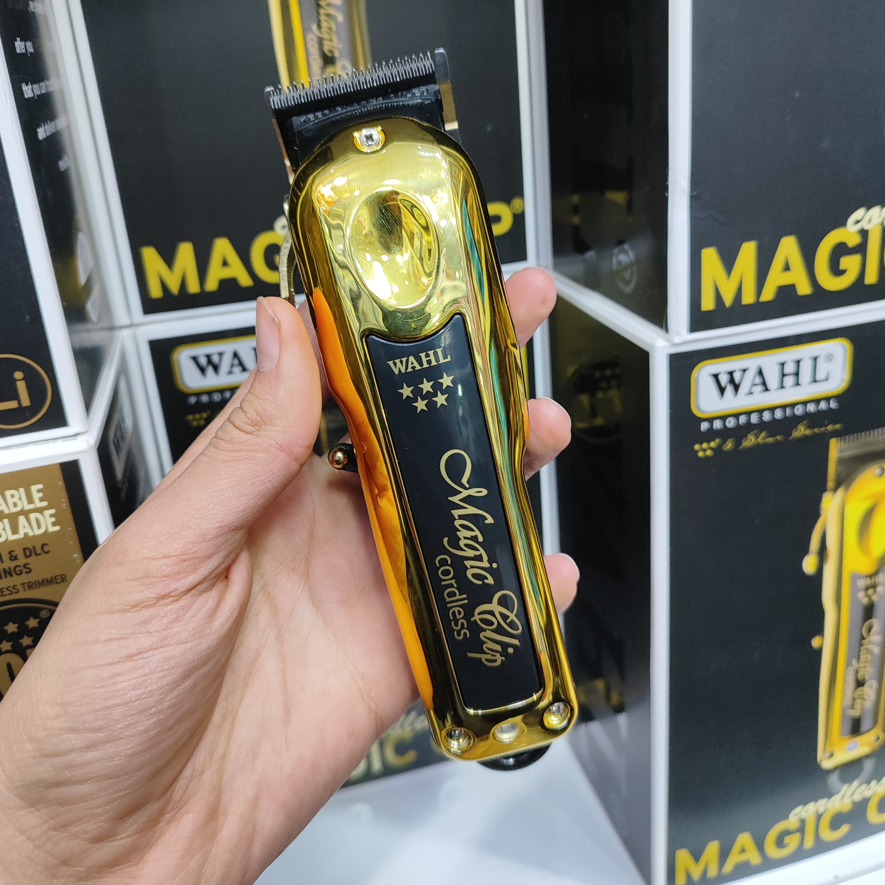ماشین اصلاح حرفه ای USA سفارش اروپا مجیک کلیپ گولد اصلی روی تیغه USA و WaHl حک شده