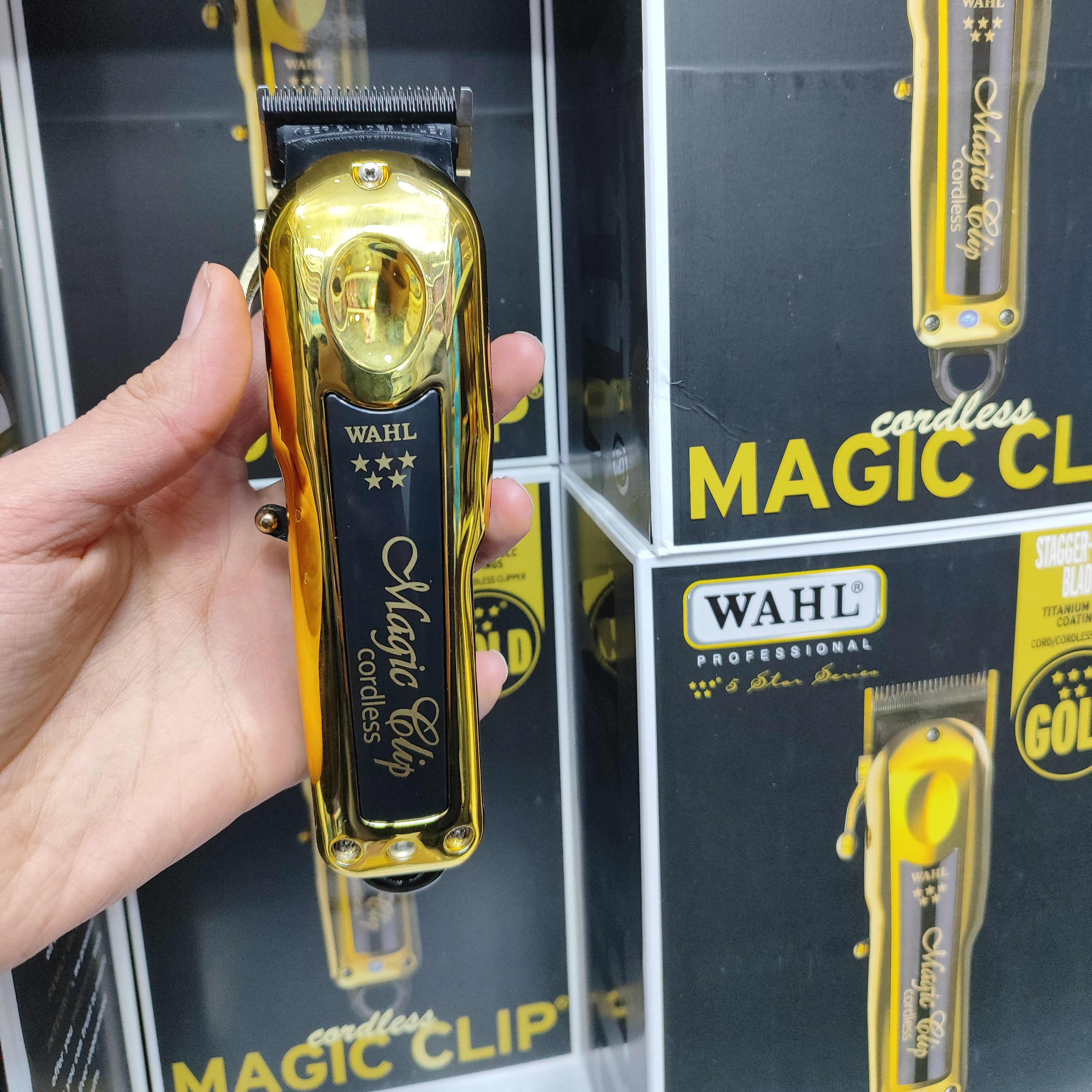 ماشین اصلاح حرفه ای USA سفارش اروپا مجیک کلیپ گولد اصلی روی تیغه USA و WaHl حک شده