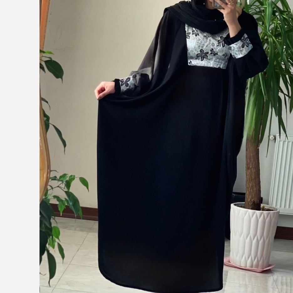 مانتو عبایی آستین پلیسه تافته دارای بند تنظیم