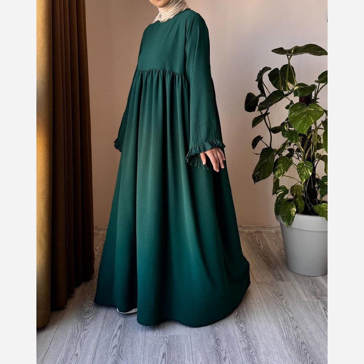 مانتو عبایی قواره بزرگ طرح شیرین فری سایز