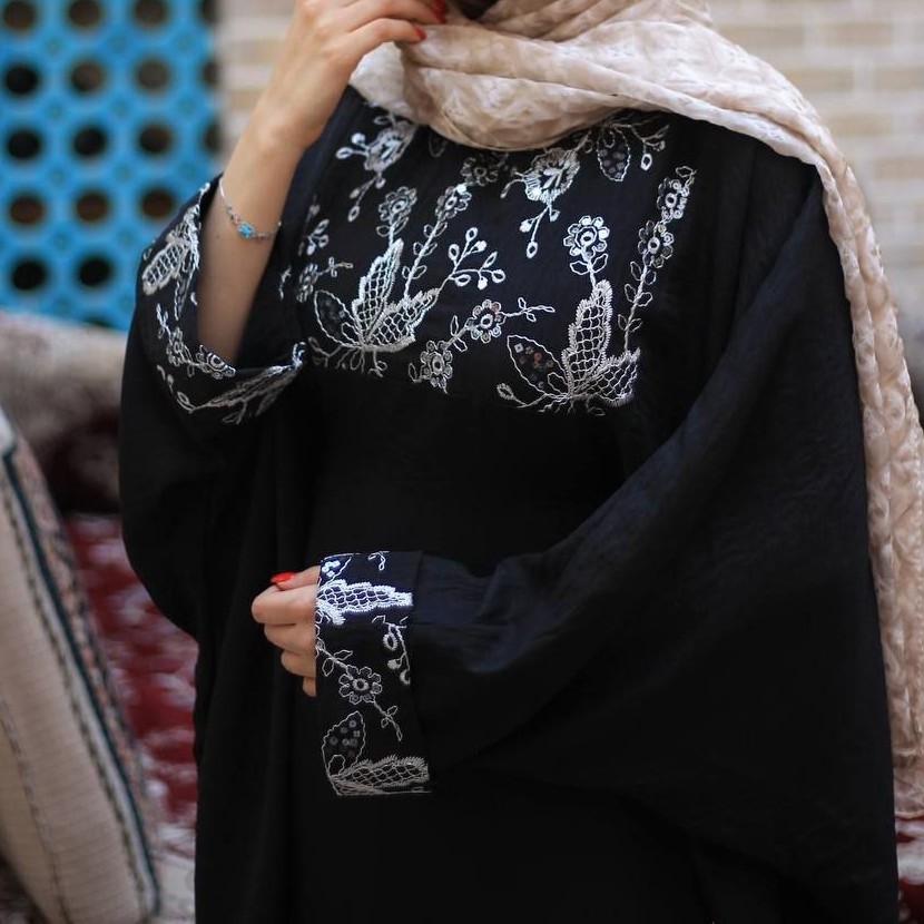 مانتو عبایی سوزن دوزی شده مجلسی