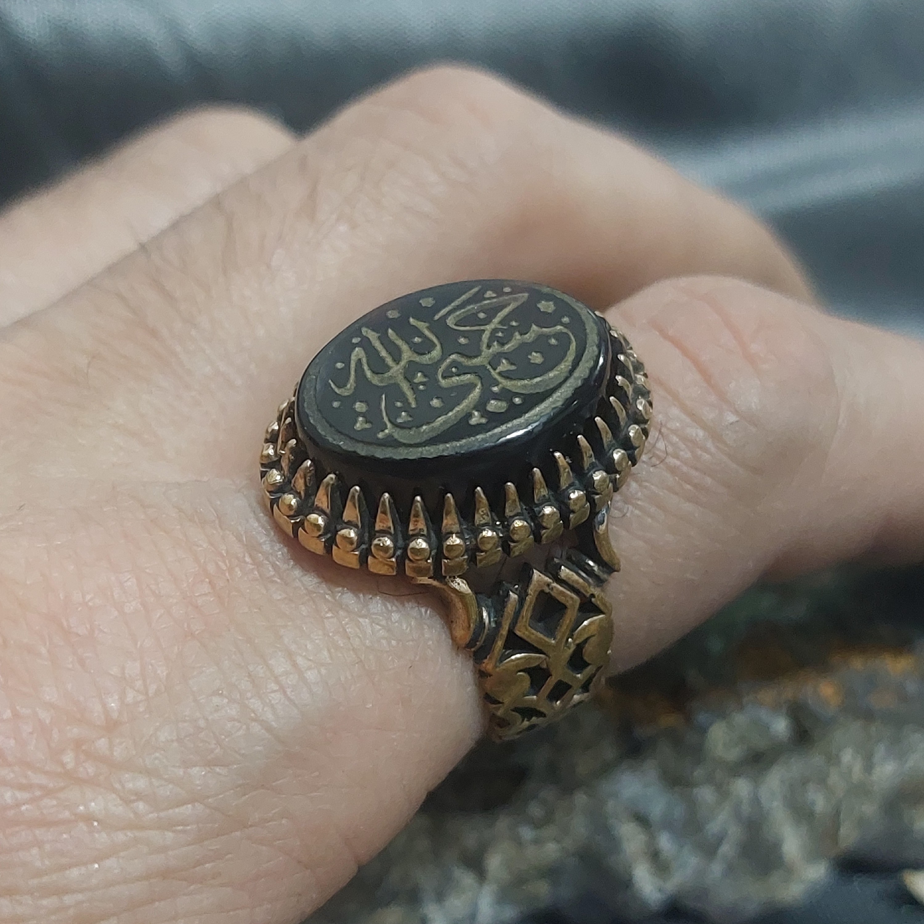 انگشتر طلاروس عقیق جزع خراسانی اصل حکاکی حسبی الله