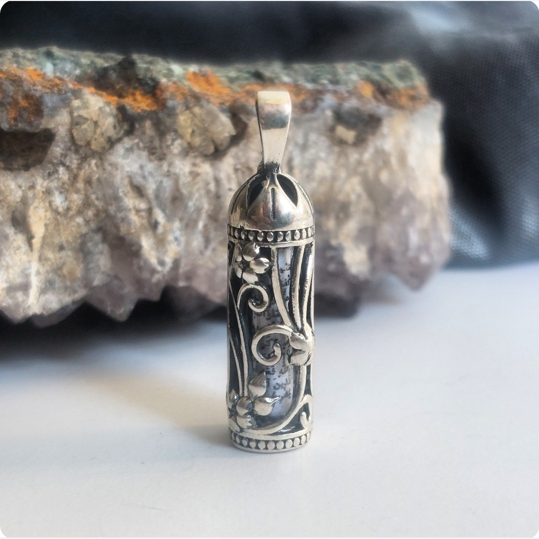 گردنبند نقره حرز امام جواد (ع) طرح گل و پیچک