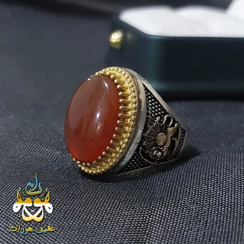 انگشتر تاج برنجی با نگین عقیق یمنی اصل