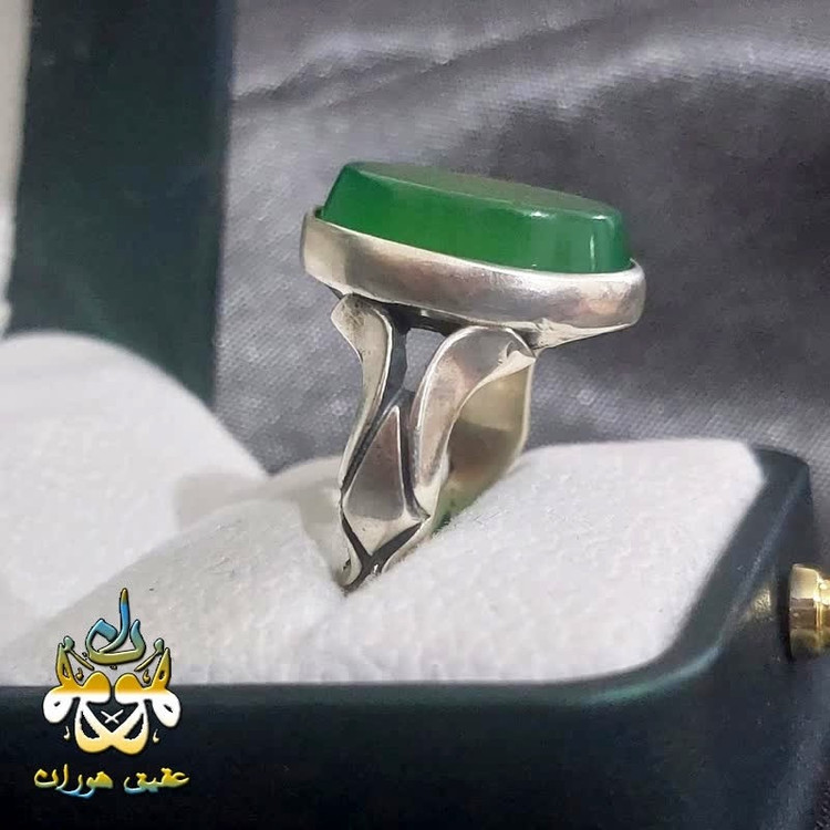 انگشتر عقیق سبز اصل با حکاکی 16 ذکر