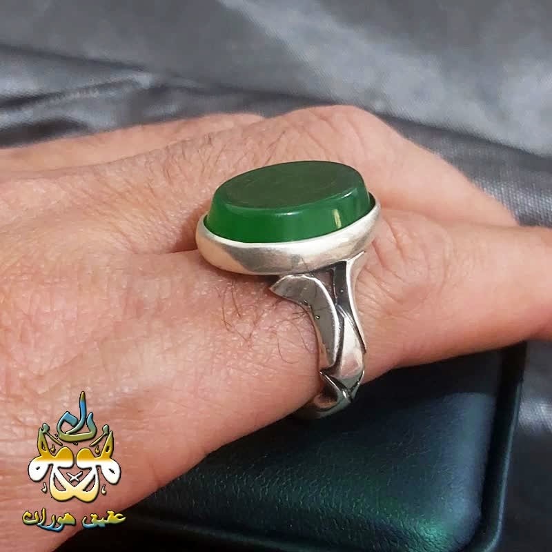 انگشتر عقیق سبز اصل با حکاکی 16 ذکر