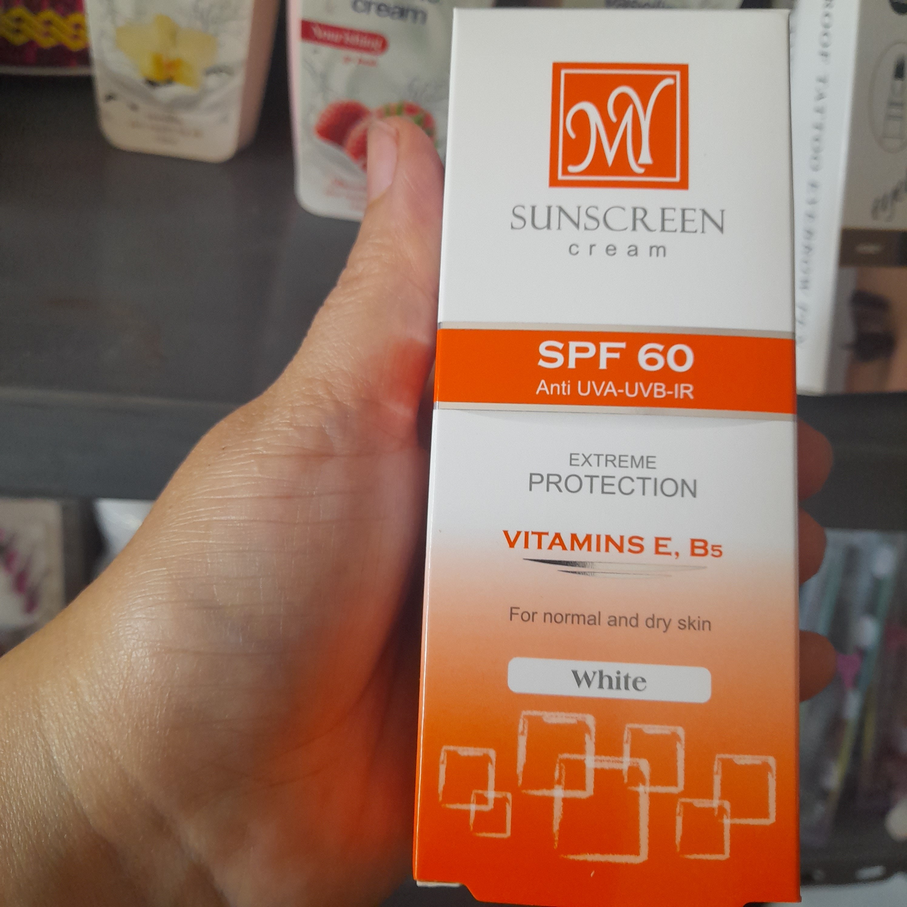 کرم ضد آفتاب مای spf 60 و 30 رنگی و ضدافتاب بی رنگ ساده