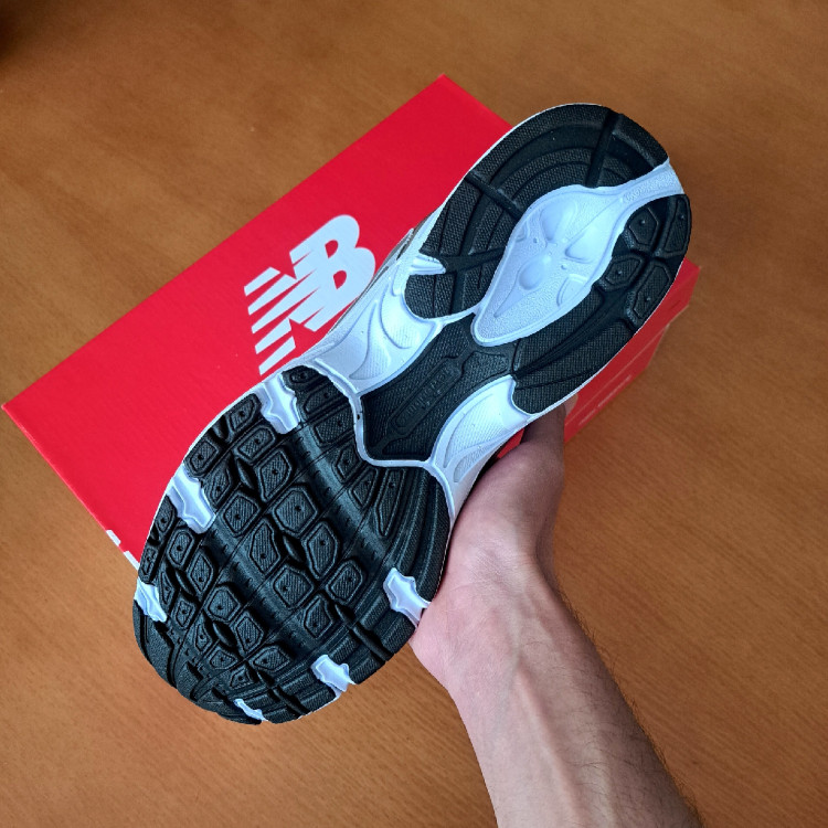نیوبالانس 530 زنانه و مردانه (باکیفیت)