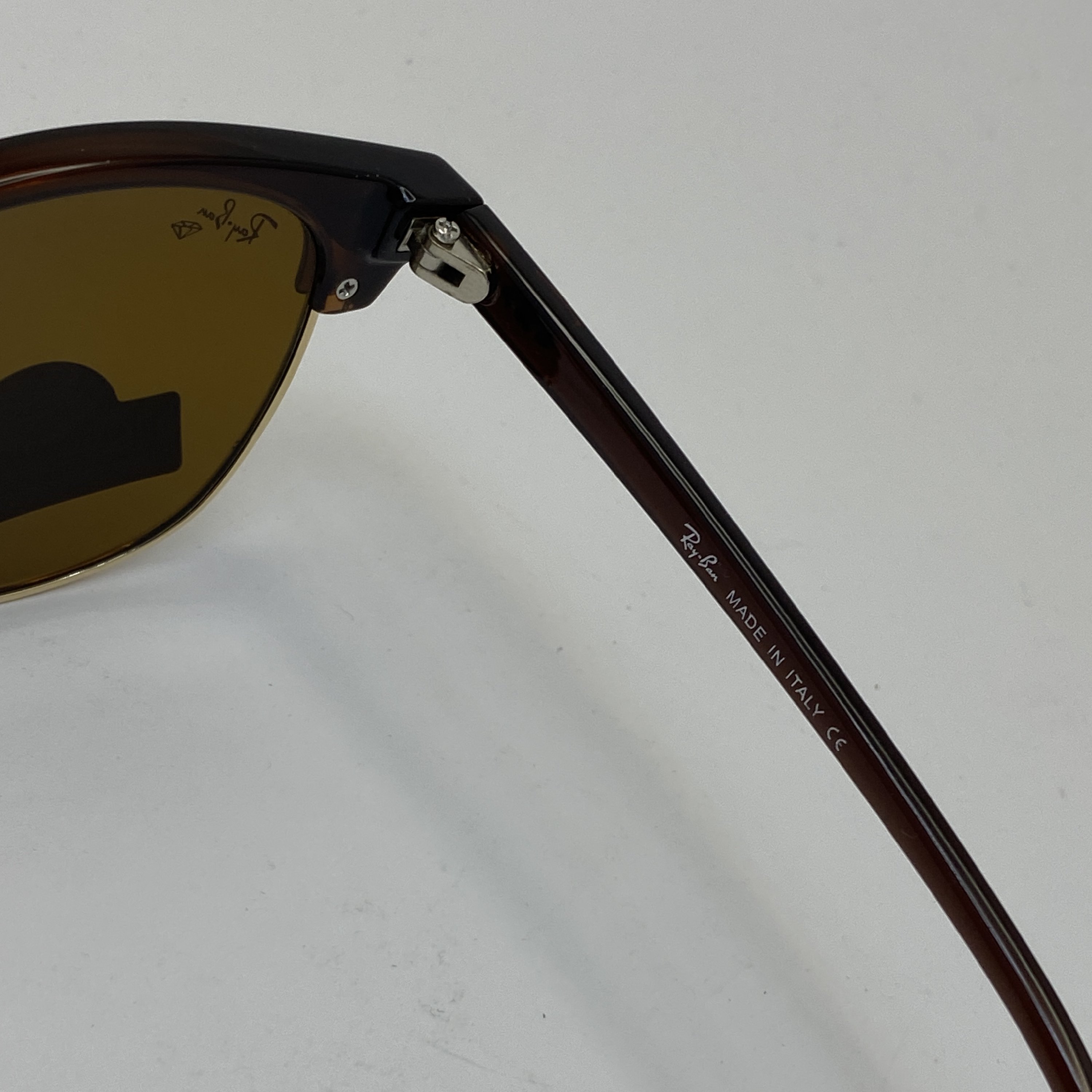 عینک ریبن rayban کلاب مستر شیشه سنگ قهوه ای طلایی با پک کامل ریبن RB 3016