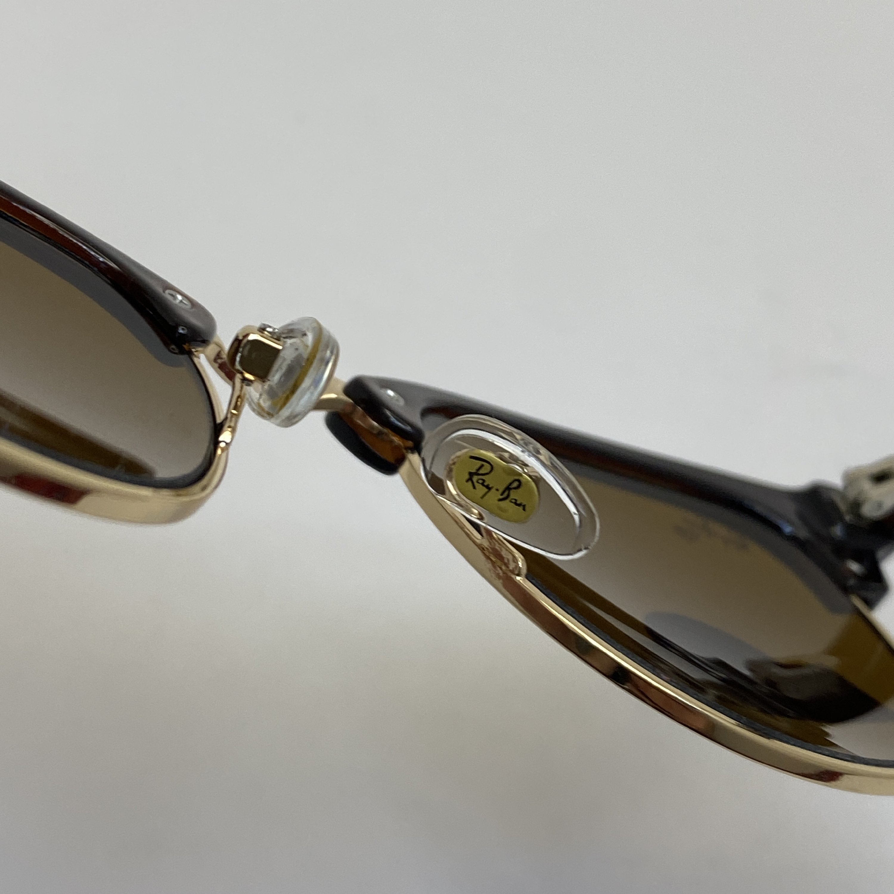 عینک ریبن rayban کلاب مستر شیشه سنگ قهوه ای طلایی با پک کامل ریبن RB 3016
