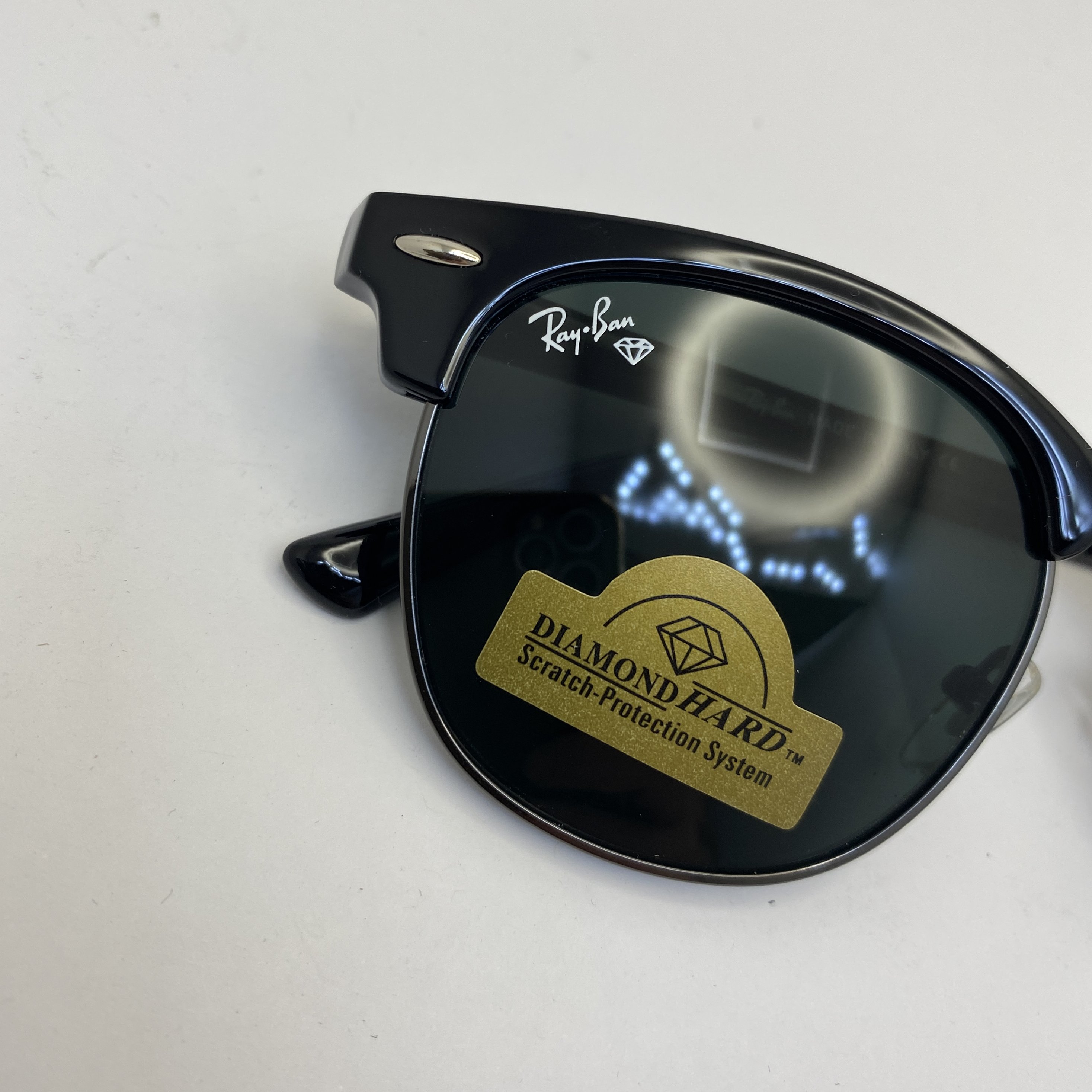 عینک ریبن rayban کلاب مستر شیشه سنگ مشکی RB 3016 با پک کامل ریبن (جعبه،کیف،دستمال نانو،شناسنامه،کاتالوگ)