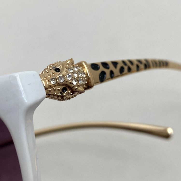 عینک آفتابی زنانه کارتیر Cartier دسته نگین کاری شده سفید عدسی مشکی