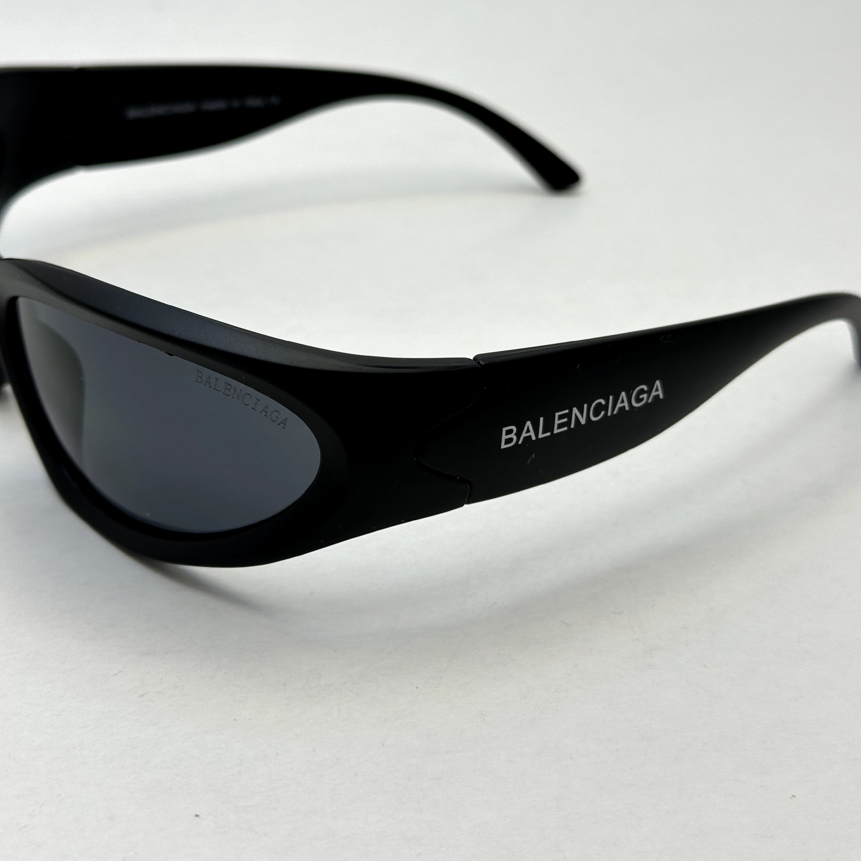 عینک آفتابی فشن برند بالنسیاگا مدل BALENCIAGA SWIFT OVAL مشکی