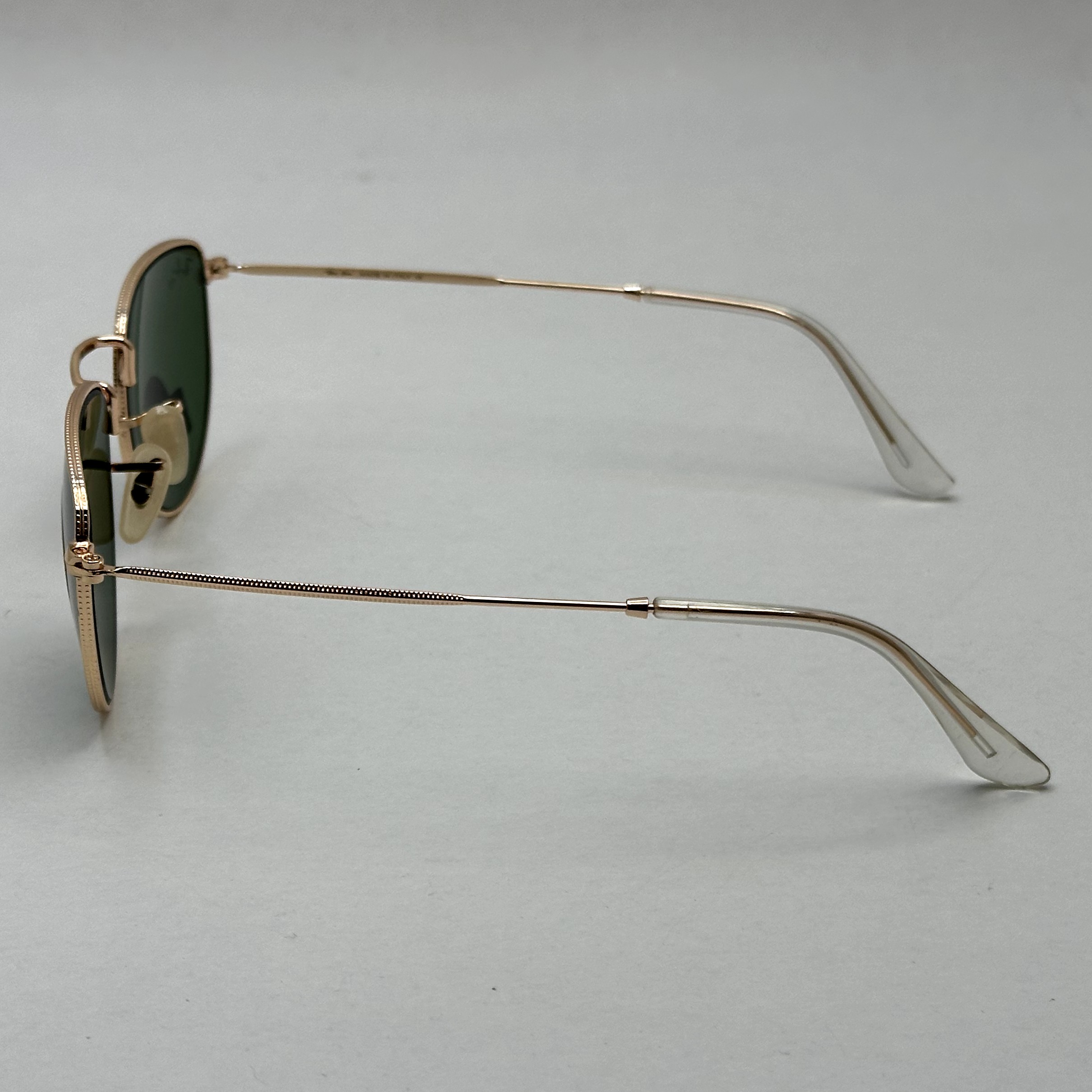عینک آفتابی ریبن rayban شیشه سنگ سبز طلایی کد rb 3958 - فول پک (ارسال رایگان)