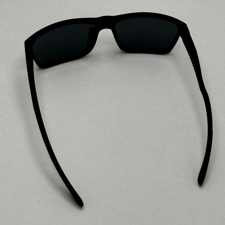عینک اوکلی مستطیلی پلاریزه سبک OAKLEY آمریکایی مشکی کد WG83107 (ارسال رایگان)