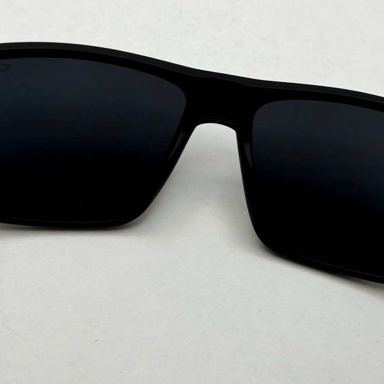 عینک اوکلی مستطیلی پلاریزه سبک OAKLEY آمریکایی مشکی کد WG83107 (ارسال رایگان)