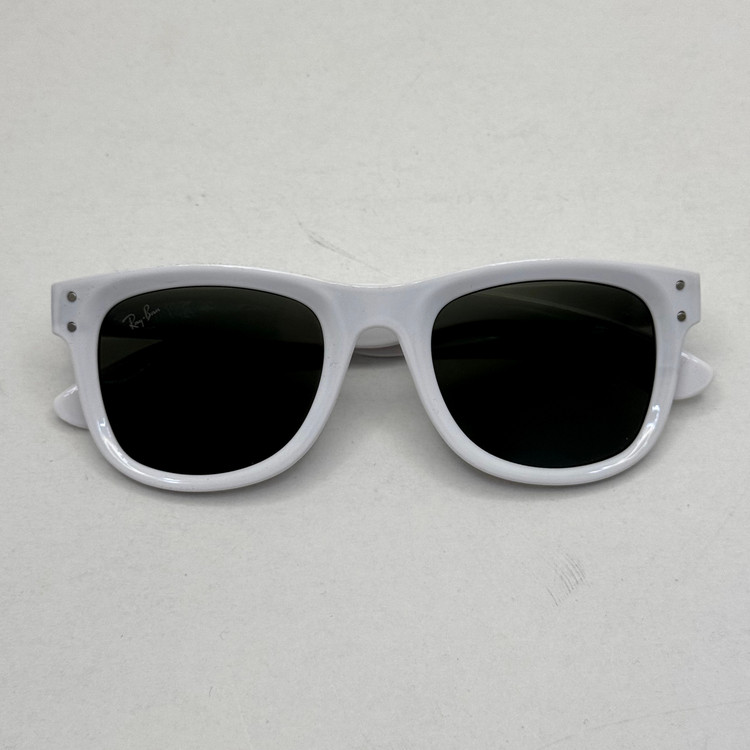 عینک آفتابی ریبن ویفرر ریورس سفید عدسی سبز به همراه پک کامل rayban (ارسال رایگان)
