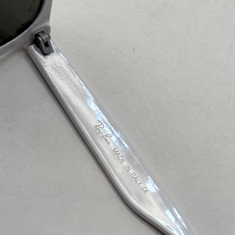 عینک آفتابی ریبن ویفرر ریورس سفید عدسی سبز به همراه پک کامل rayban (ارسال رایگان)