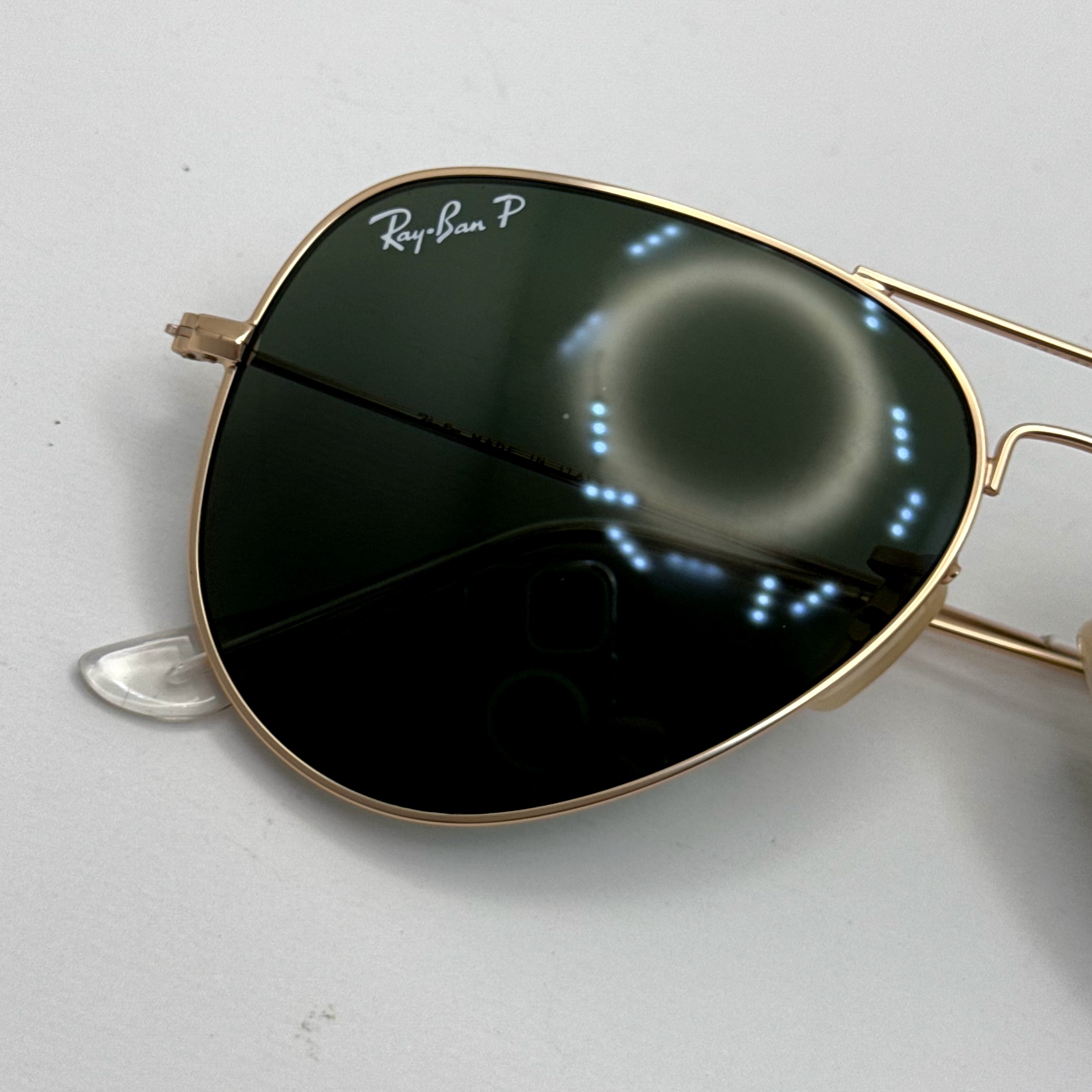 عینک ریبن خلبانی شیشه سنگ پلاریزه سبز با فریم طلایی به همراه پک کامل ریبن کد Rayban RB 3026 (ارسال رایگان)