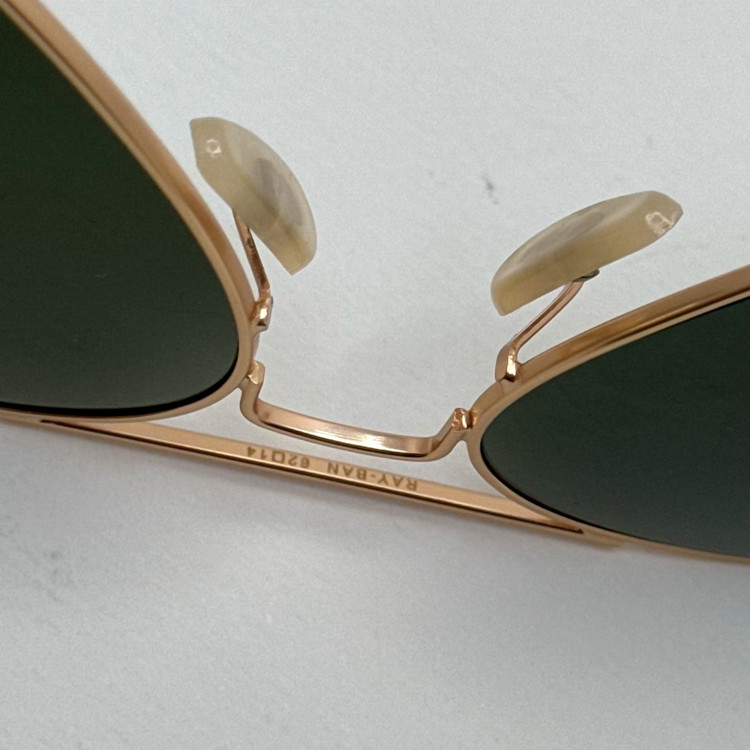 عینک ریبن خلبانی شیشه سنگ پلاریزه سبز با فریم طلایی به همراه پک کامل ریبن کد Rayban RB 3026 (ارسال رایگان)