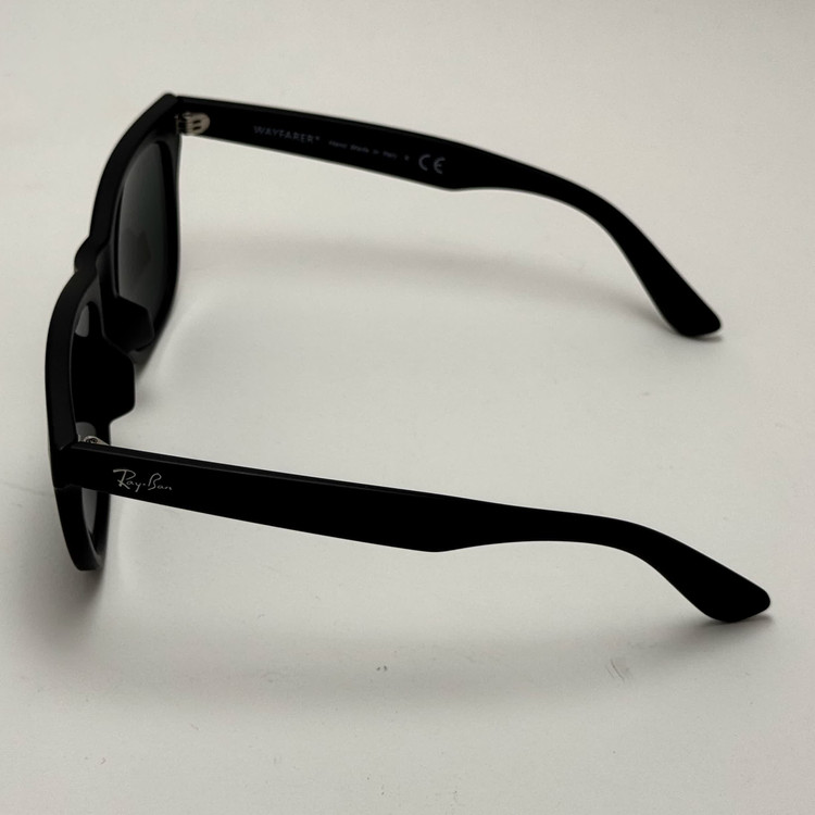 عینک آفتابی ریبن ویفرر شیشه سنگ مشکی که همراه پک کامل ریبن Rayban WAYFARER RB 2140 سایز 54 (ارسال رایگان)