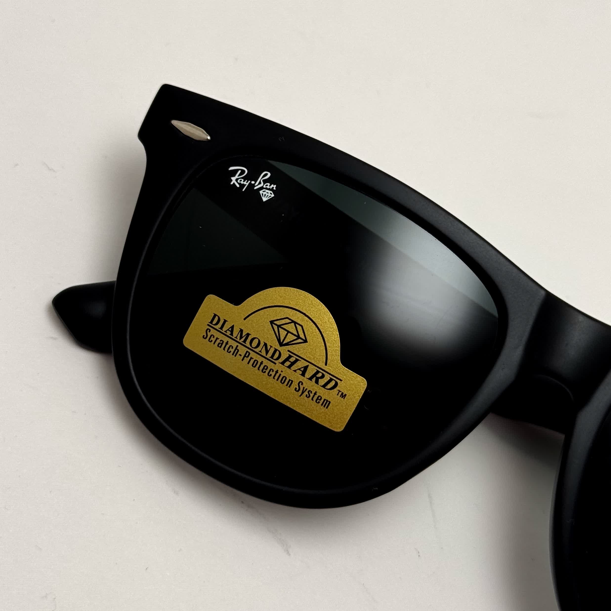 عینک آفتابی ریبن ویفرر شیشه سنگ مشکی که همراه پک کامل ریبن Rayban WAYFARER RB 2140 سایز 54 (ارسال رایگان)