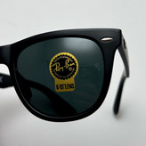 عینک آفتابی ریبن ویفرر شیشه سنگ مشکی که همراه پک کامل ریبن Rayban WAYFARER RB 2140 سایز 54 (ارسال رایگان)