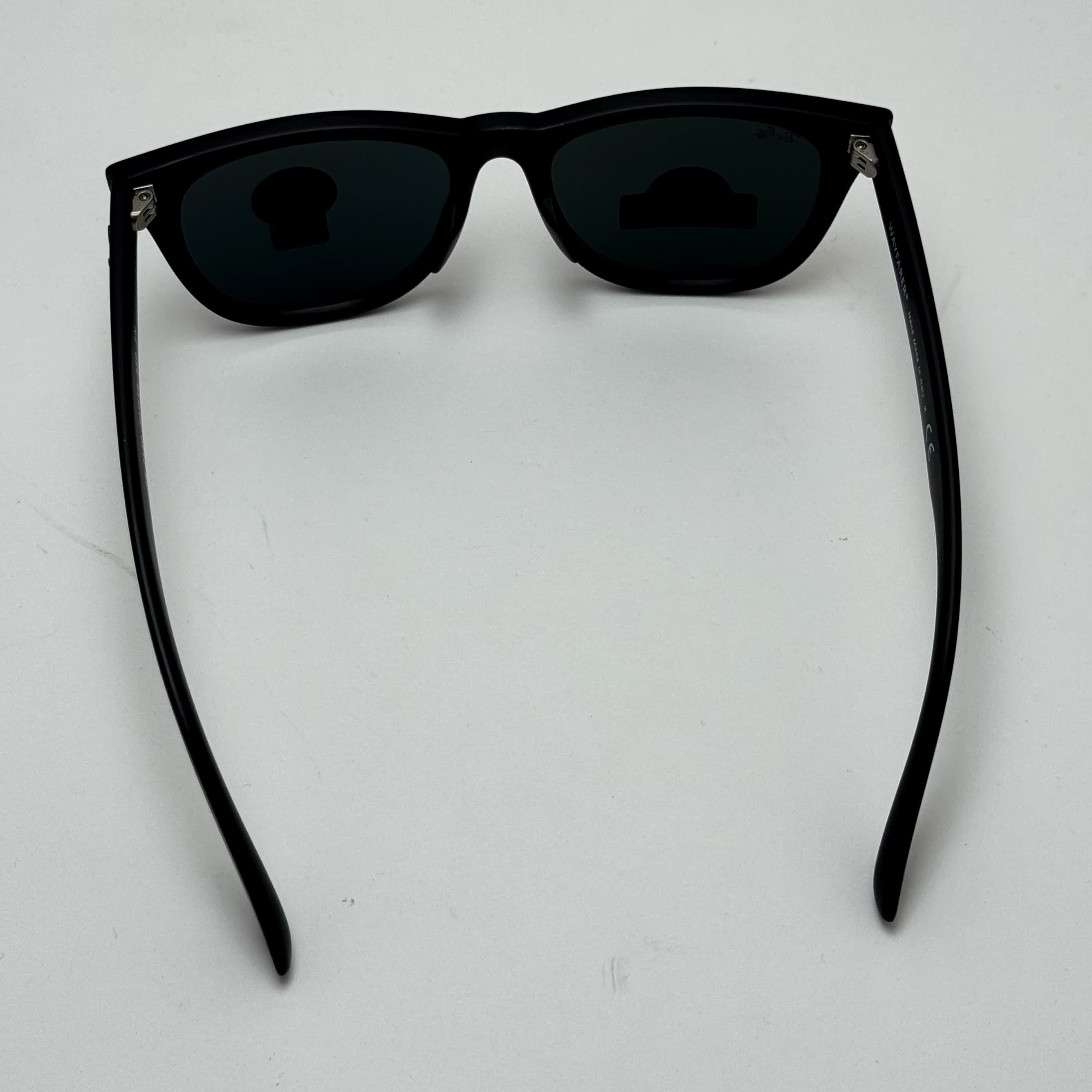 عینک آفتابی ریبن ویفرر شیشه سنگ مشکی که همراه پک کامل ریبن Rayban WAYFARER RB 2140 سایز 54 (ارسال رایگان)