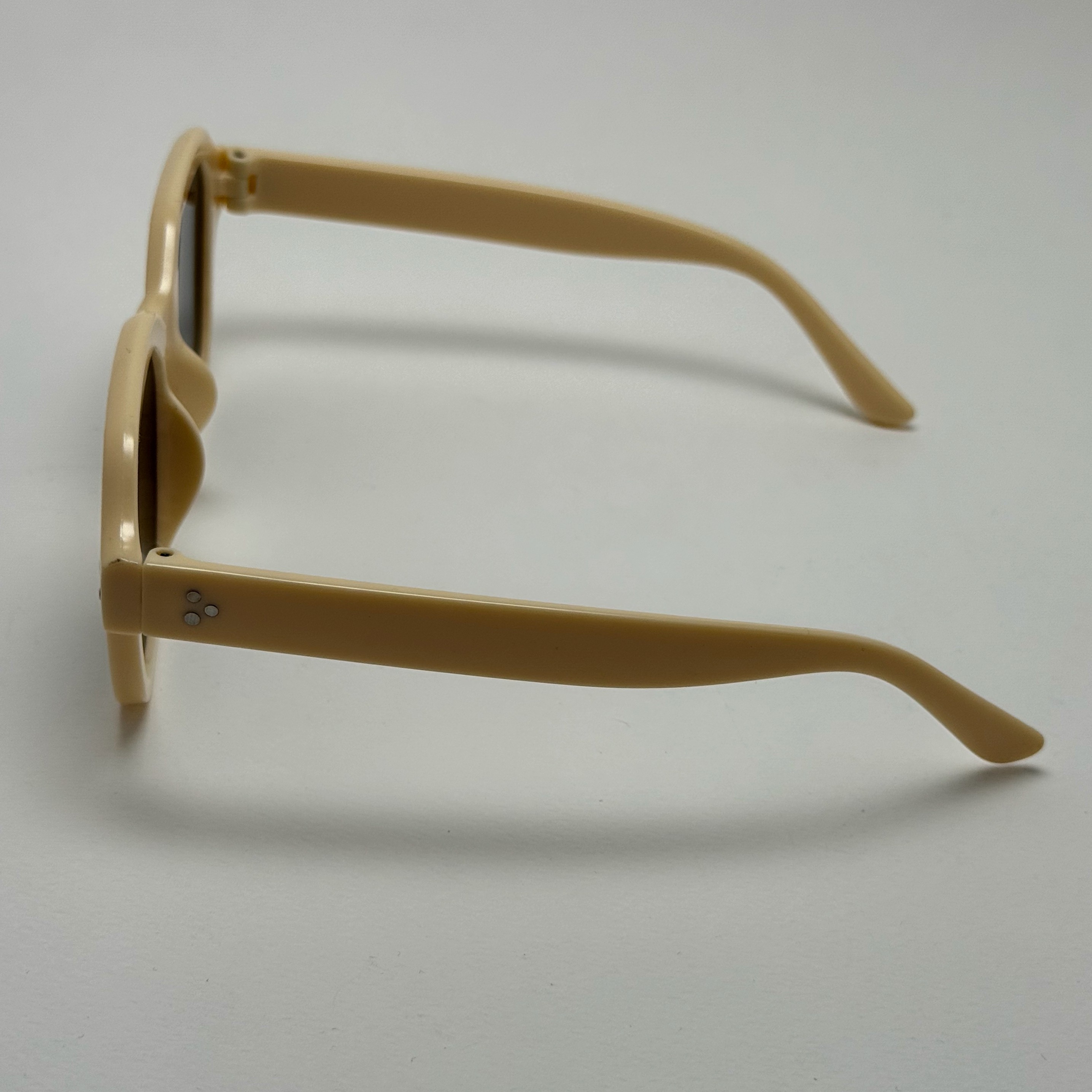 عینک آفتابی سلین CELINE کرمی کد 10 (ارسال رایگان)