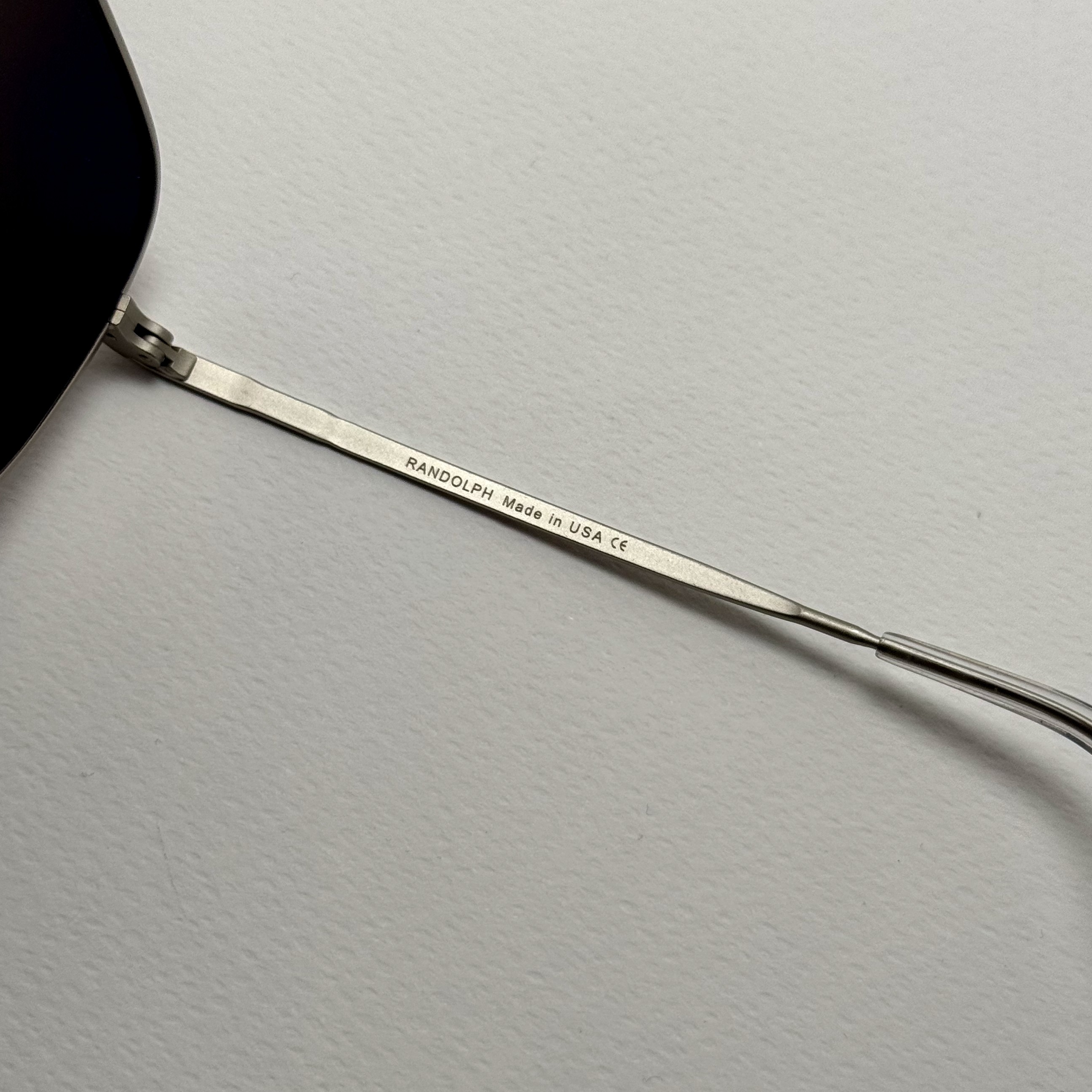 عینک آفتابی خلبانی رندولف شیشه سنگ آنتی رفلکس مشکی نقره ای فول پک RANDOLPH AVIATOR RE 58 24K WHITE GOLD (ارسال رایگان)