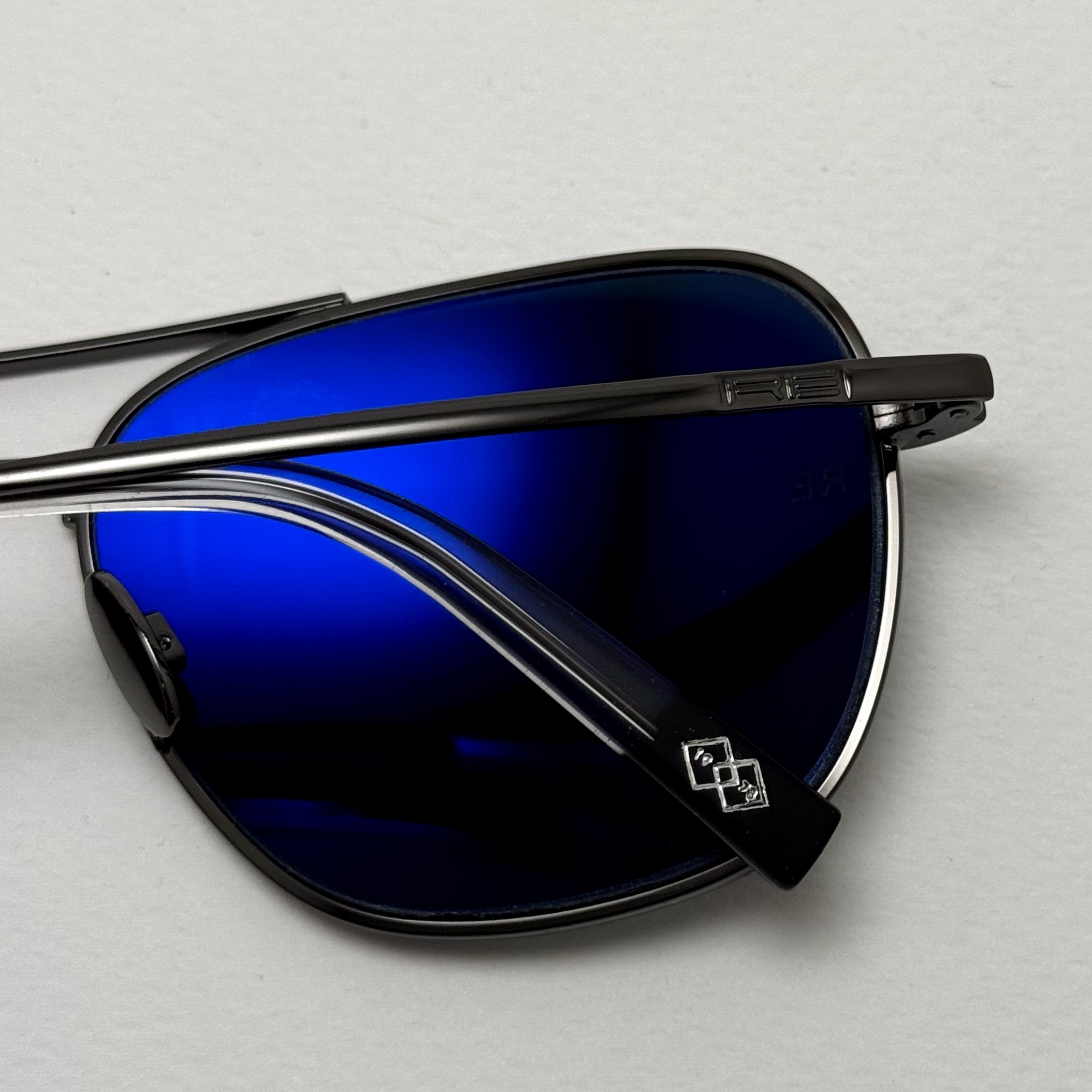 عینک آفتابی خلبانی رندولف شیشه سنگ آنتی رفلکس مشکی فریم نوک مدادی فول پک RANDOLPH AVIATOR RE 58 24K WHITE GOLD (ارسال