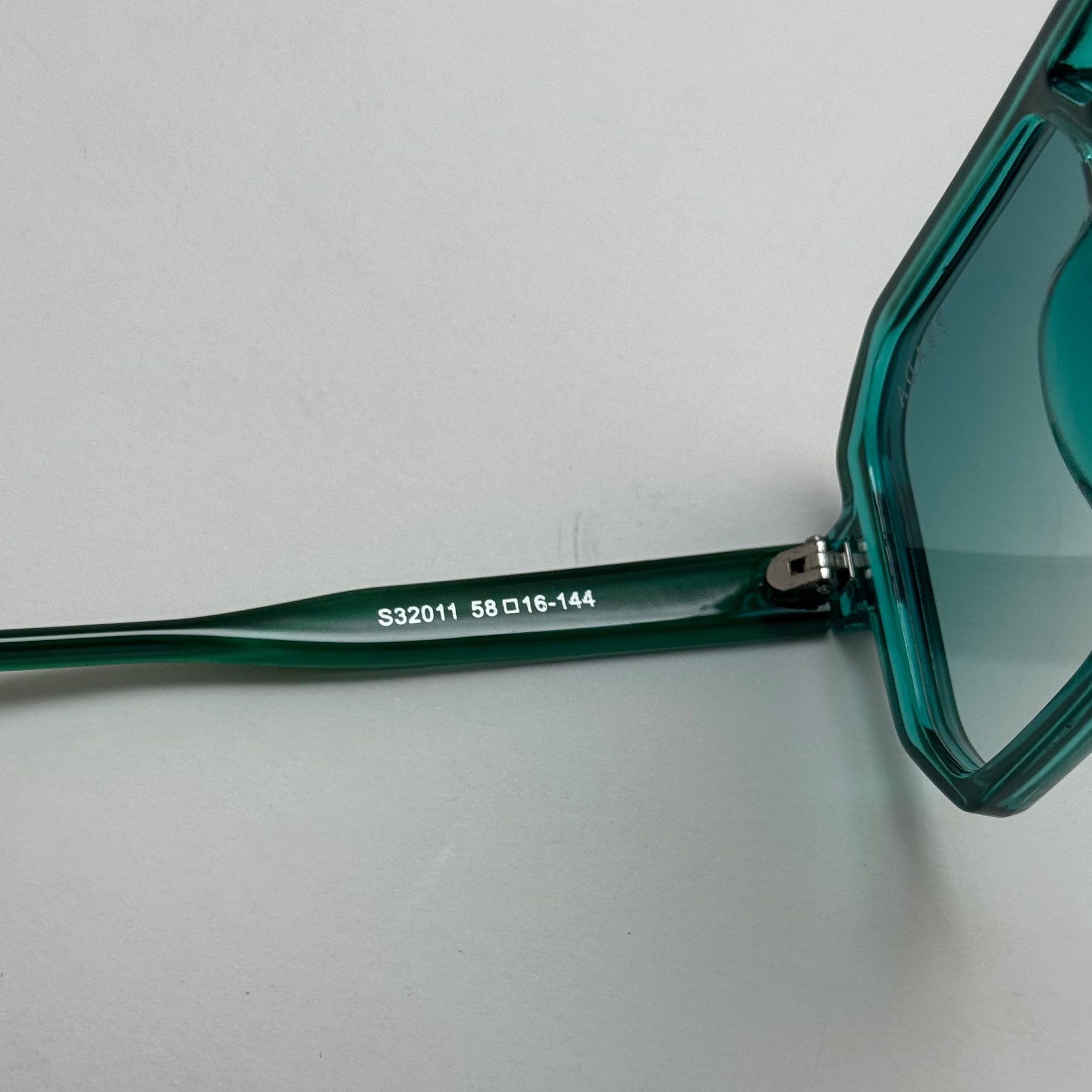عینک آفتابی و شب پرادا prada سبز کد 32011 (ارسال رایگان)