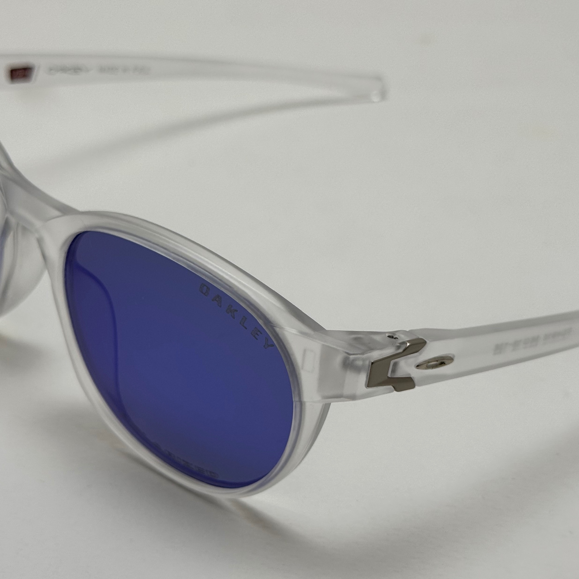 عینک آفتابی پلاریزه اوکلی Oakley کریستالی عدسی آبی گرد کد TO4910 (ارسال رایگان)
