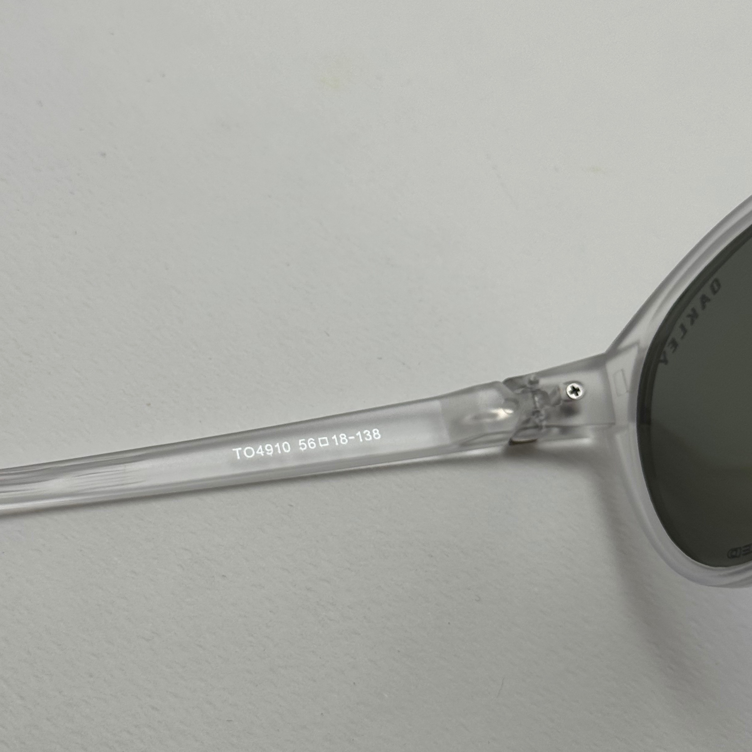 عینک آفتابی پلاریزه اوکلی Oakley کریستالی عدسی آبی گرد کد TO4910 (ارسال رایگان)