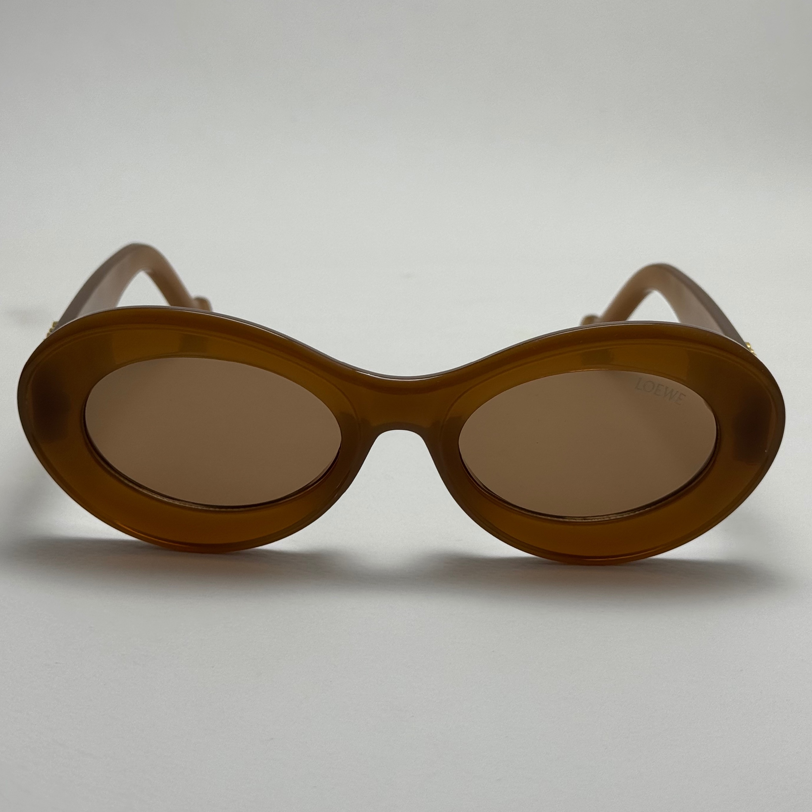 عینک آفتابی زنانه Loewe Oval Chunky لووه بیضی قهوه ای کد 1207 (ارسال رایگان)