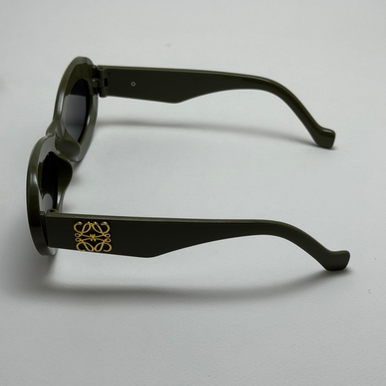 عینک آفتابی زنانه Loewe Oval Chunky لووه بیضی سبز زیتونی عدسی مشکی کد 1207 (ارسال رایگان)