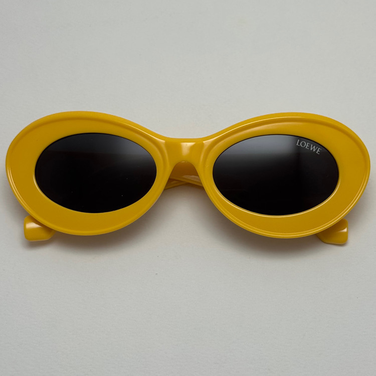 عینک آفتابی زنانه Loewe Oval Chunky لووه بیضی زرد عدسی مشکی کد 1207 (ارسال رایگان)