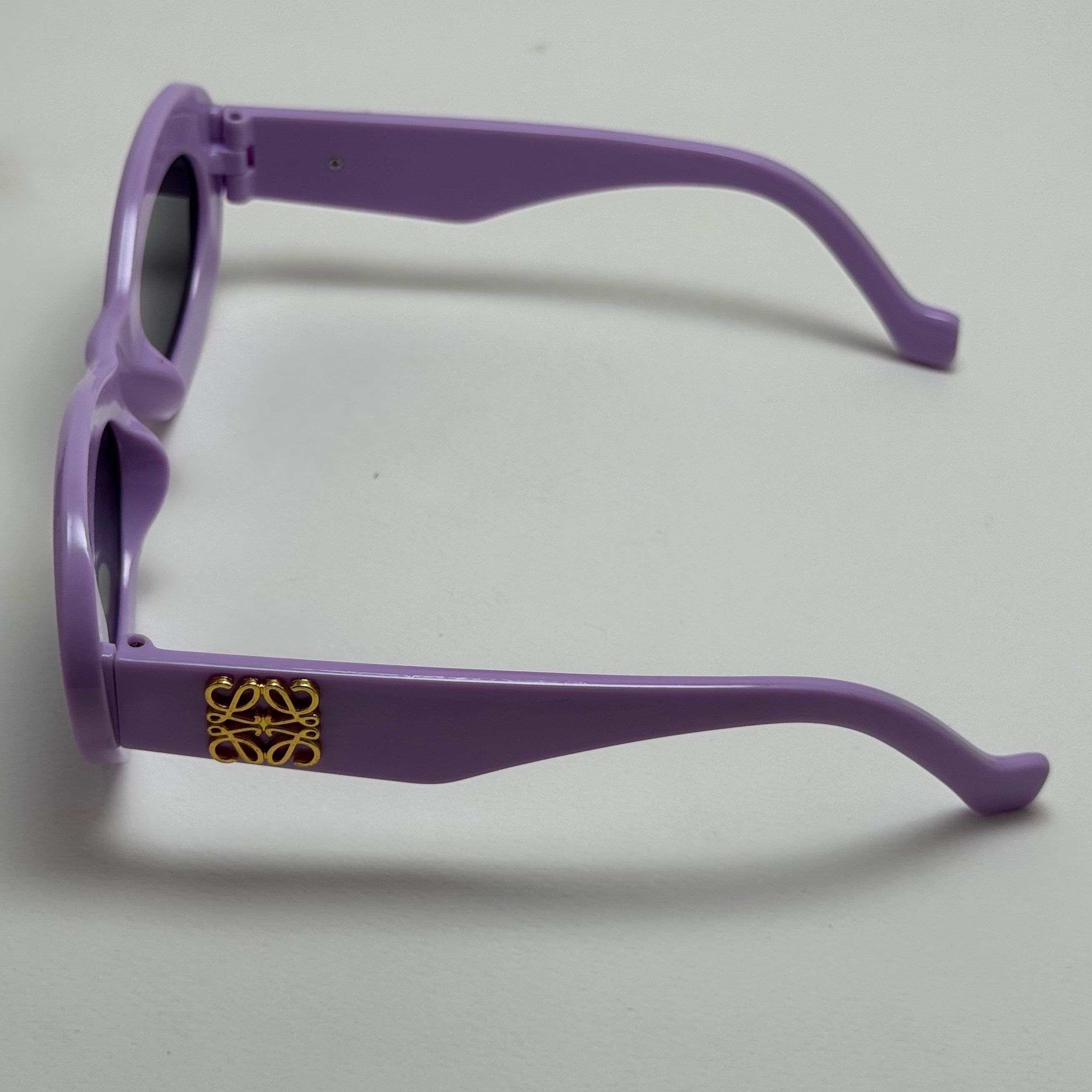 عینک آفتابی زنانه Loewe Oval Chunky لووه بیضی بنفش کد 1207 (ارسال رایگان)