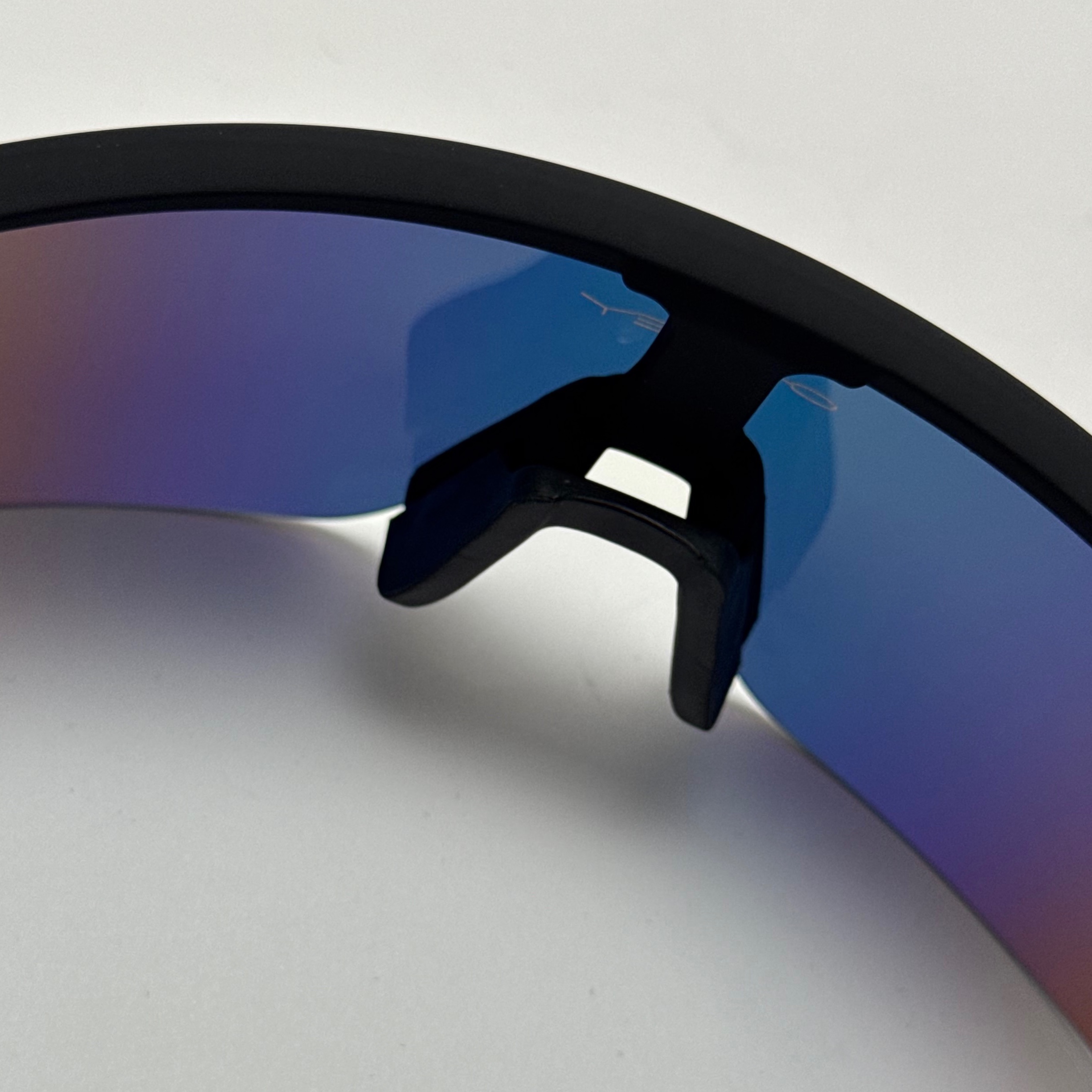 عینک آفتابی اسپرت اوکلی OAKLEY مدل SUTRO فریم مشکی عدسی آتیشی (ارسال رایگان)