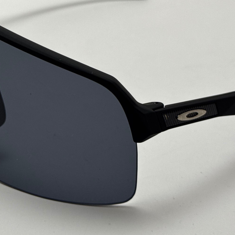 عینک آفتابی اسپرت اوکلی OAKLEY مدل SUTRO تمام مشکی (ارسال رایگان)