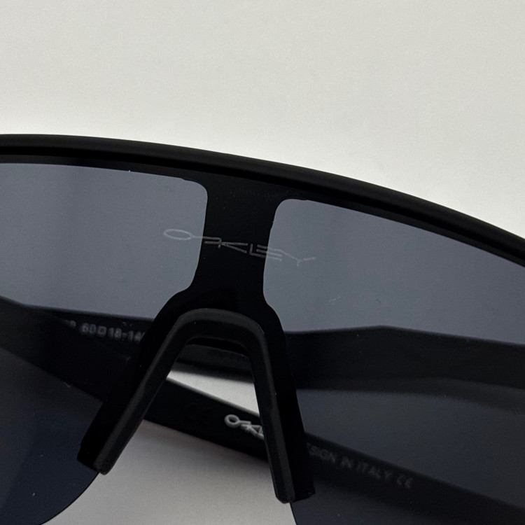 عینک آفتابی اسپرت اوکلی OAKLEY مدل SUTRO تمام مشکی (ارسال رایگان)