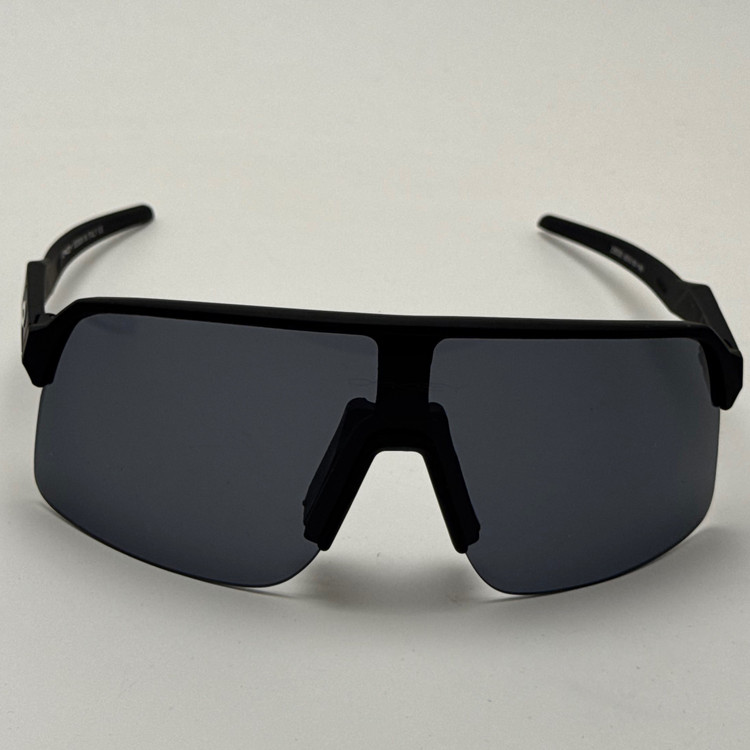 عینک آفتابی اسپرت اوکلی OAKLEY مدل SUTRO تمام مشکی (ارسال رایگان)