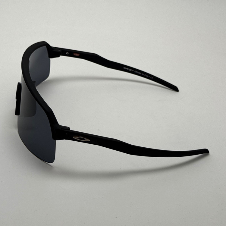 عینک آفتابی اسپرت اوکلی OAKLEY مدل SUTRO تمام مشکی (ارسال رایگان)