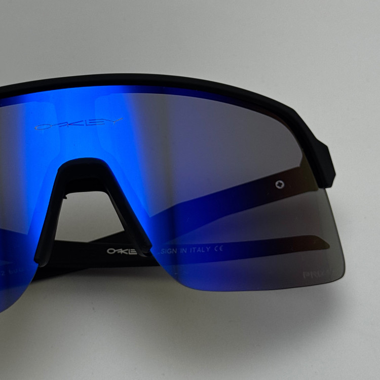 عینک آفتابی اسپرت اوکلی OAKLEY مدل SUTRO فریم مشکی عدسی آبی (ارسال رایگان)