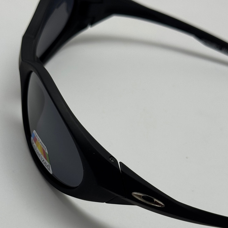عینک آفتابی پلاریزه اوکلی مدل Oakley Eye Jacket Redux بیضی مشکی (ارسال رایگان)